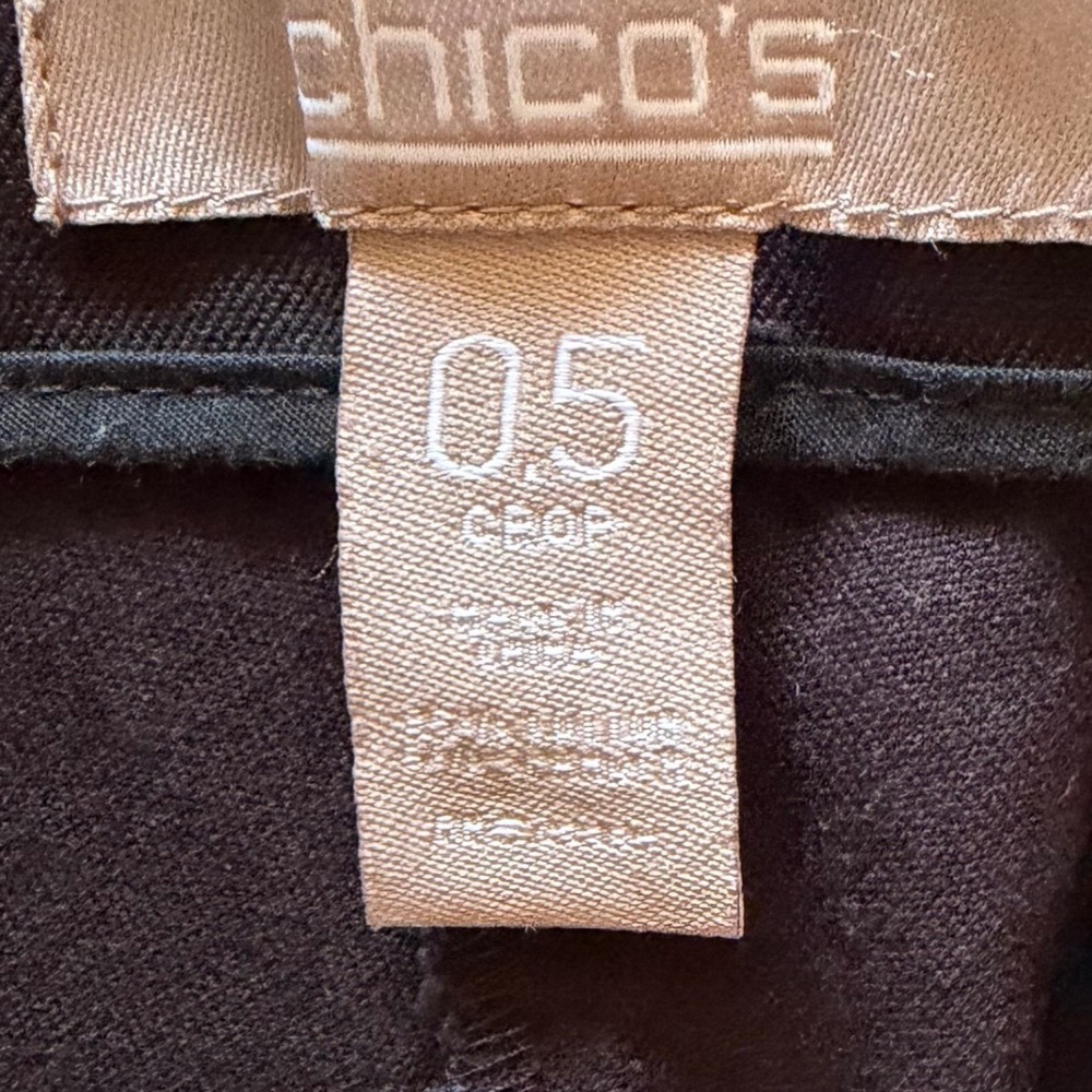 Chicos Black Crop Pants Womens Size 0.5 Small Straight Leg Flat Front Trousers - Picture 9 of 10